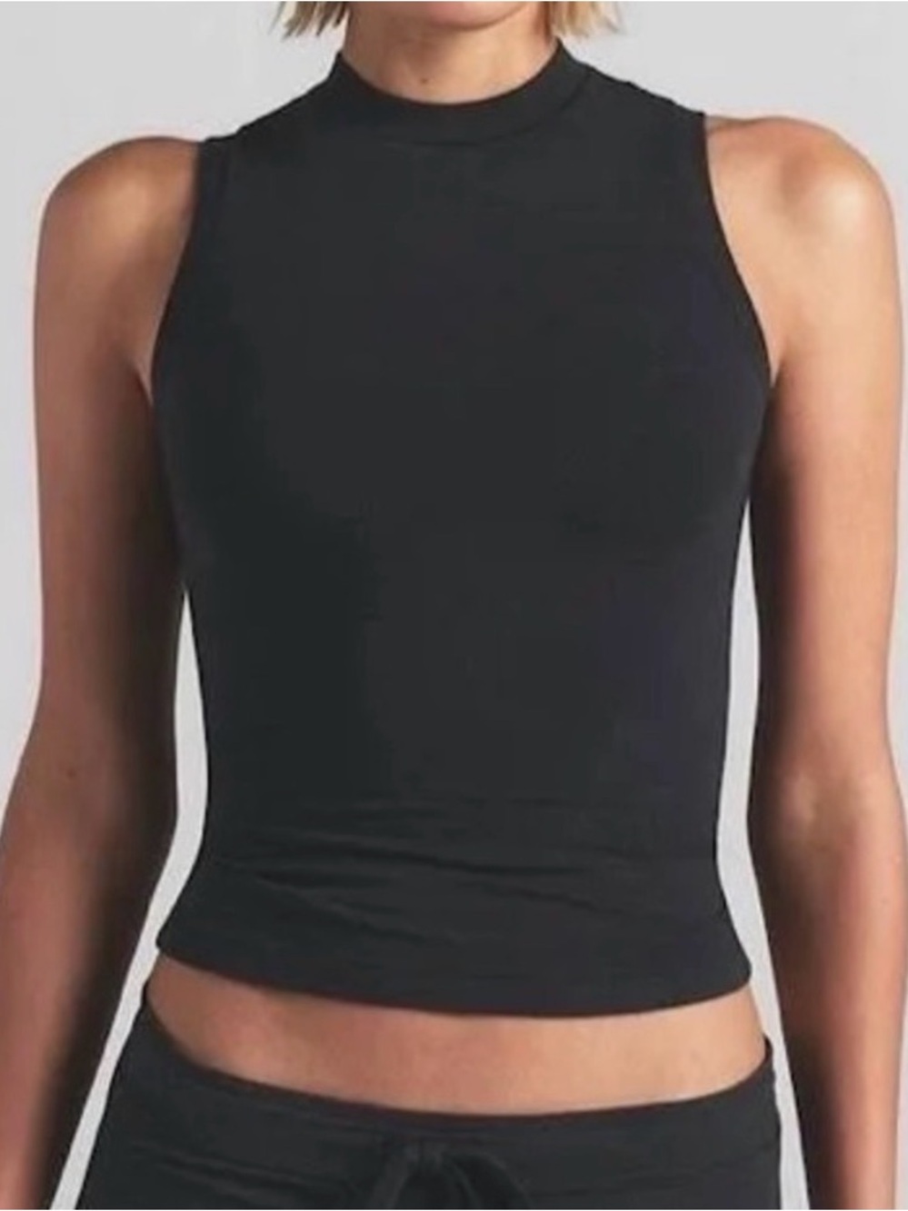 SKIMS Black Sleeveless Mock Neck Tank Top in Small